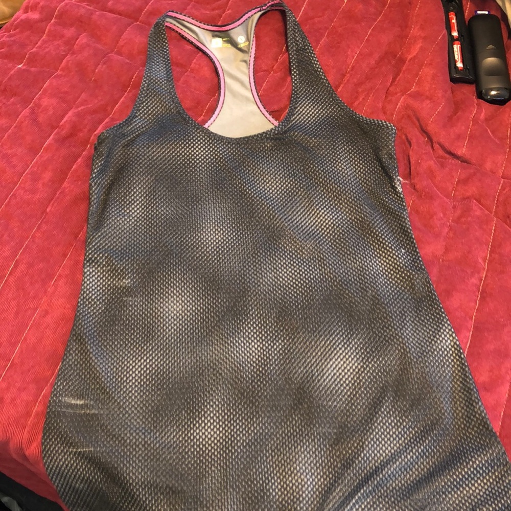 black workout top